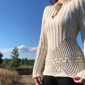 BEAUTIFUL VINTAGE KNITTED CREAM SWEATER